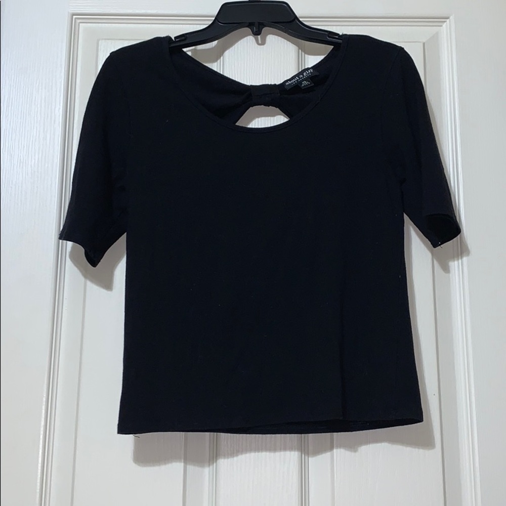 Woman’s black shirt